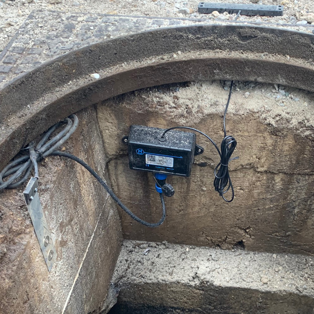 SMANCO | Smart Manhole Cover | X-LOGIC